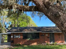 104 St Elmo Rd in Green Cove Springs, FL - Building Photo