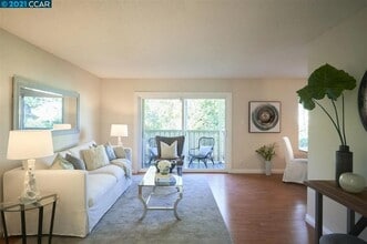 2728 Oak Rd in Walnut Creek, CA - Building Photo - Building Photo