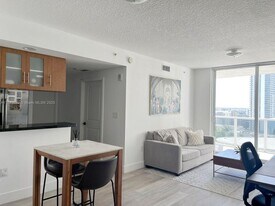 601 NE 23rd St in Miami, FL - Building Photo