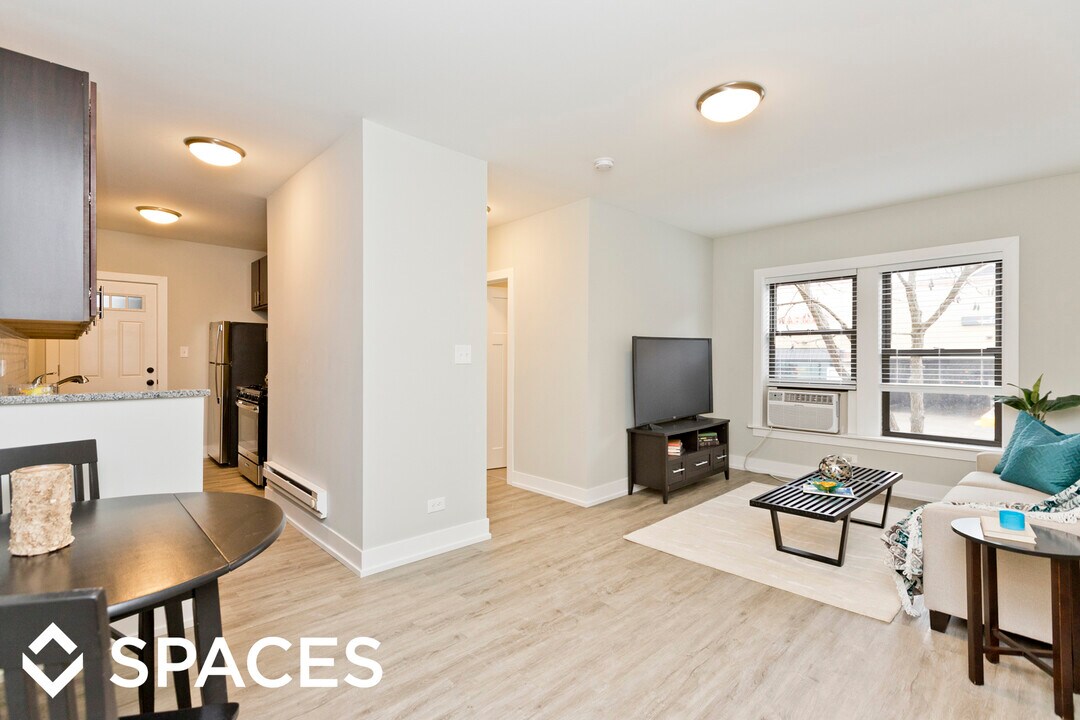 715 W Brompton Ave in Chicago, IL - Building Photo