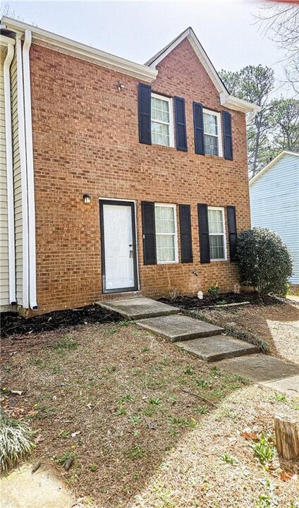 5582 Windwood Rd in Atlanta, GA - Building Photo