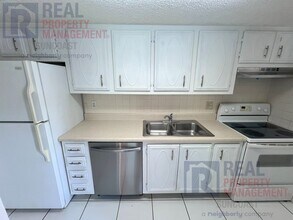 2421 8th St in Sarasota, FL - Building Photo - Building Photo