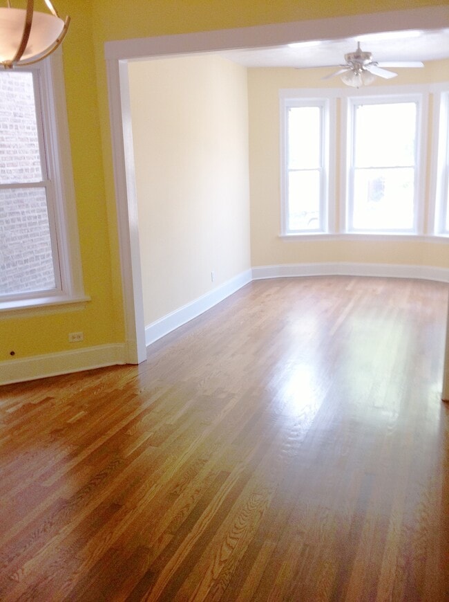 2703 W Haddon Ave in Chicago, IL - Building Photo - Building Photo