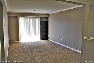 2025 E Franklin Dr, Unit 50 in Canton Township, MI - Building Photo - Building Photo