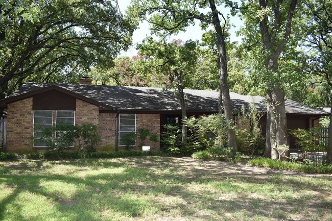2929 Oak Forest Dr