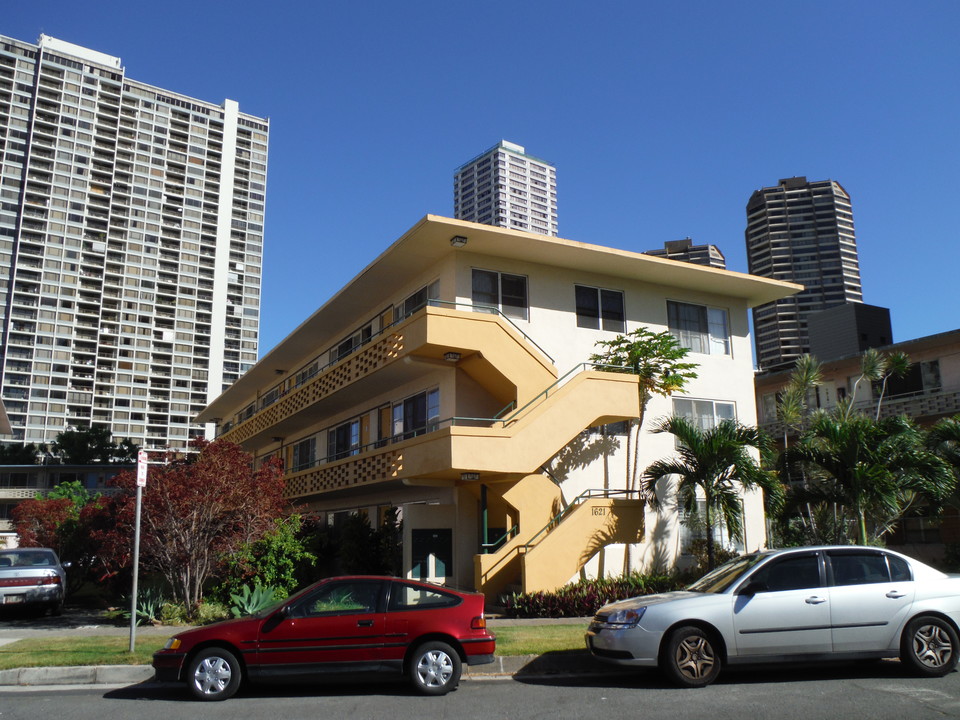 1621 Ala Wai Blvd in Honolulu, HI - Foto de edificio