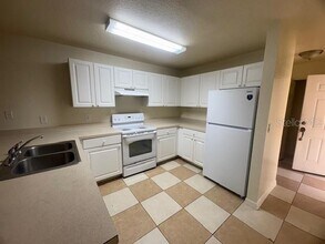 865 Fox Lake Dr in Lakeland, FL - Building Photo - Building Photo