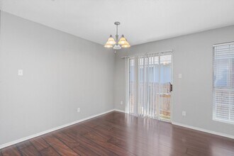 7228 Aldea Dr-Unit -7228 Aldea Drive, Unit B in Austin, TX - Foto de edificio - Building Photo