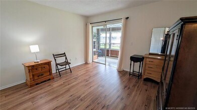 2929 SE Ocean Blvd in Stuart, FL - Building Photo - Building Photo