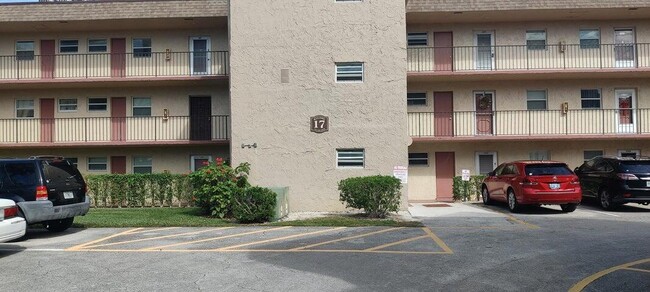 715 Lori Dr in Palm Springs, FL - Building Photo - Building Photo