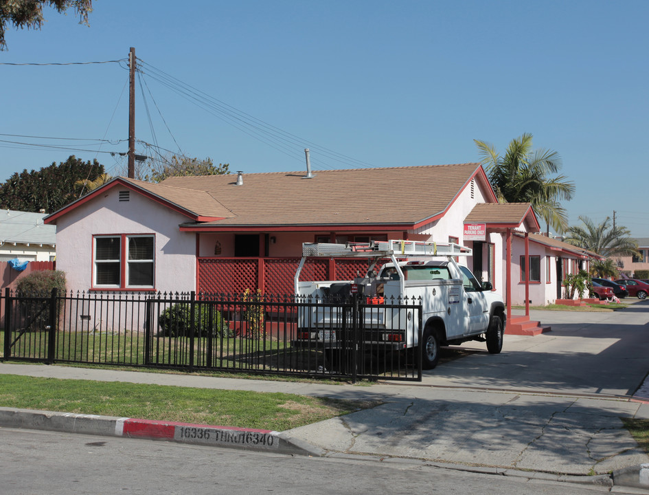 16336-16340 Eucalyptus Ave in Bellflower, CA - Building Photo