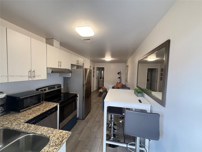 1604 SW 9th St in Miami, FL - Building Photo - Building Photo