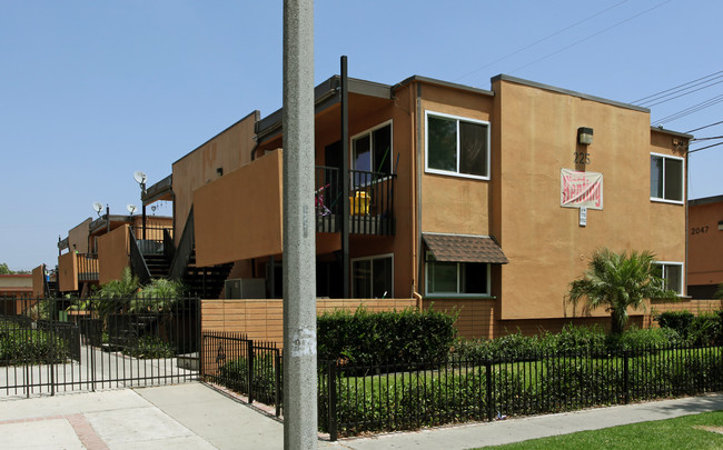 225 E Pearson Ave in Anaheim, CA - Building Photo - Building Photo