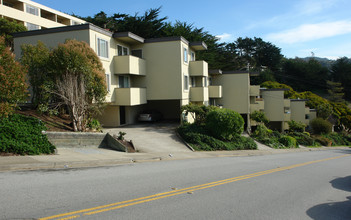 360 Talbot Ave in Pacifica, CA - Building Photo - Building Photo