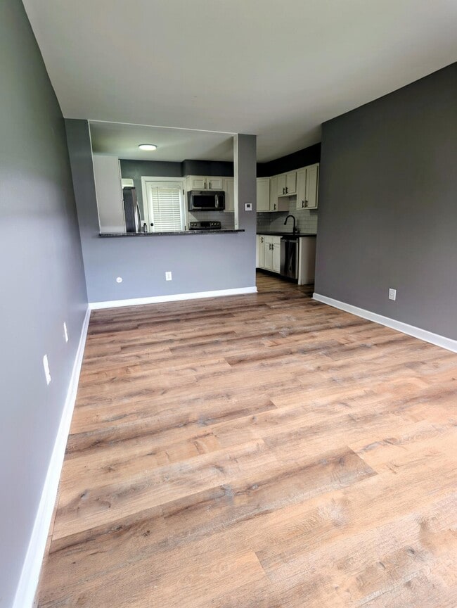 property at 5726 Beechcroft Rd