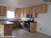 6087 Daisy Ave photo'