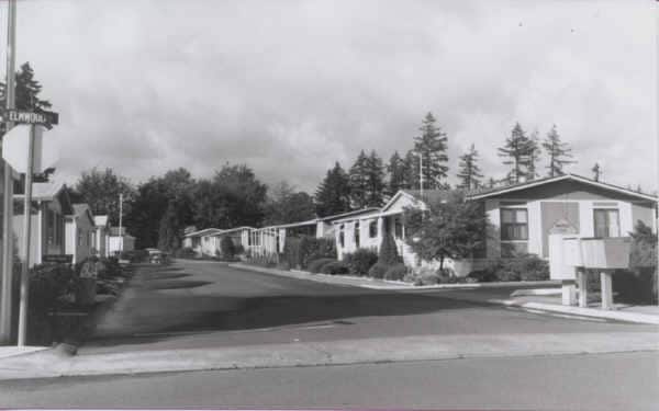 1505 S Douglas St in Canby, OR - Foto de edificio