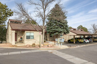 Pinecliff Townhomes in Colorado Springs, CO - Foto de edificio - Building Photo