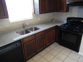 1708 N Avenue R in Freeport, TX - Foto de edificio - Building Photo