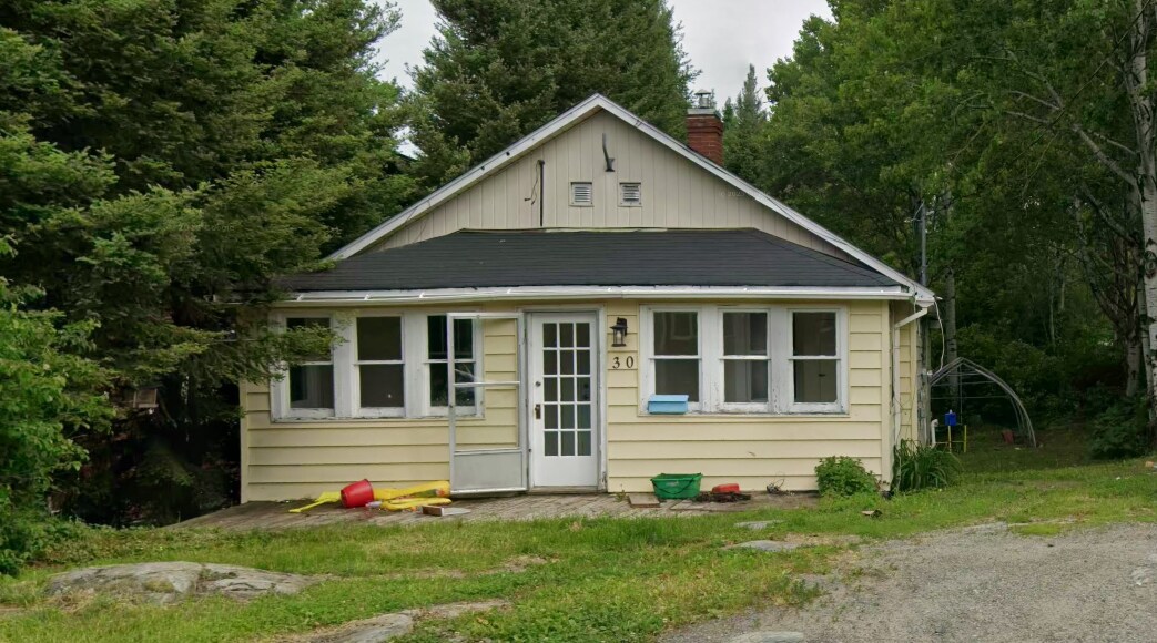 2 Bed / 1 Bath Detached Home – $1,799 + Ut in Kirkland Lake, ON - Building Photo