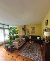 39 E Bridge St in Saugerties, NY - Building Photo