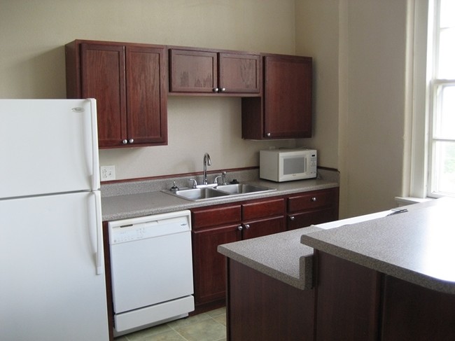 Everett Apartments in St. Joseph, MO - Foto de edificio - Interior Photo