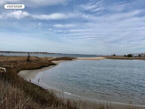6 Crab Creek Rd in Shelter Island, NY - Building Photo - Building Photo