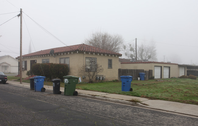 901-905 Flower St in Turlock, CA - Building Photo - Building Photo