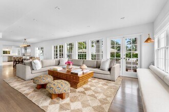 6655 Pine Tree Ln in Miami Beach, FL - Building Photo - Building Photo