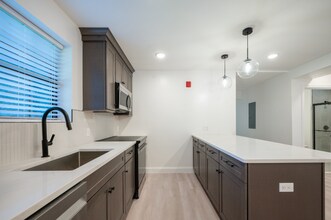 126 Adelaide Ave in Providence, RI - Foto de edificio - Building Photo