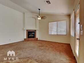 2927 E Whispering Wind Dr in Phoenix, AZ - Building Photo - Building Photo