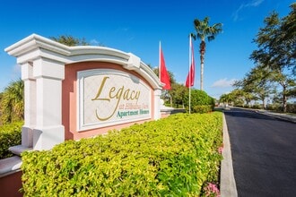 Legacy at Hibiscus Park in Melbourne, FL - Foto de edificio - Building Photo