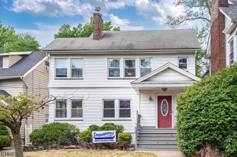 220 Park St in Montclair, NJ - Building Photo
