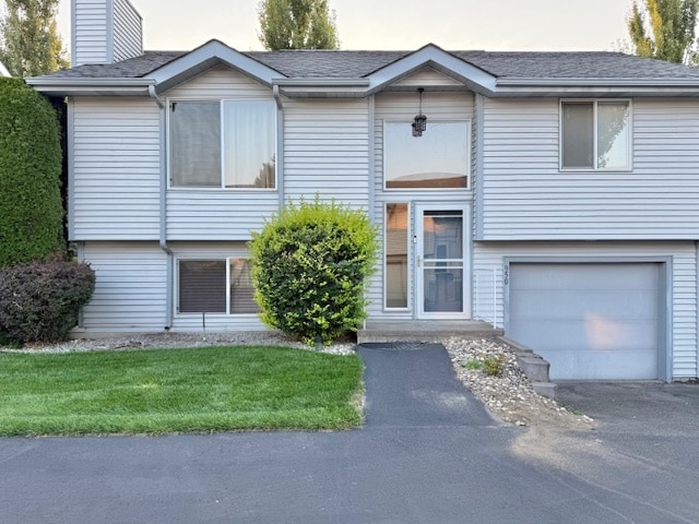 property at 950 E Calkins Dr