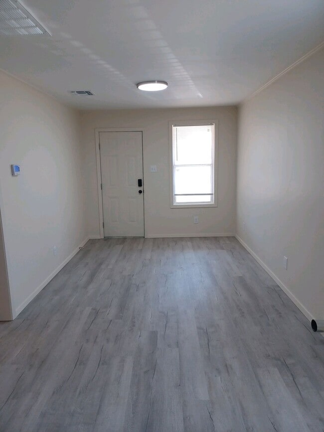 property at 1403 Lincoln Ave