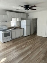71 Bolton St, Unit Apt1 in Lowell, MA - Foto de edificio - Building Photo