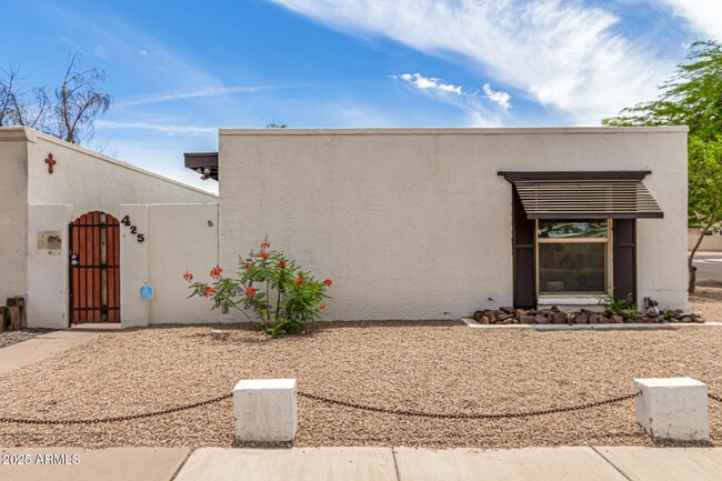 property at 425 W Pebble Beach Dr