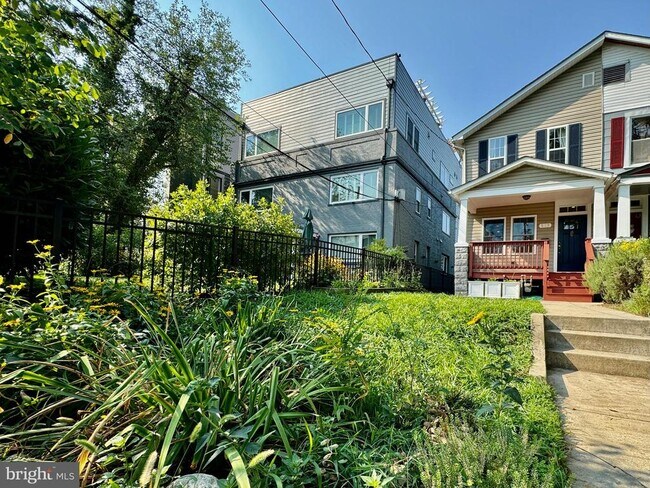 513 Montana Ave NE in Washington, DC - Building Photo - Building Photo