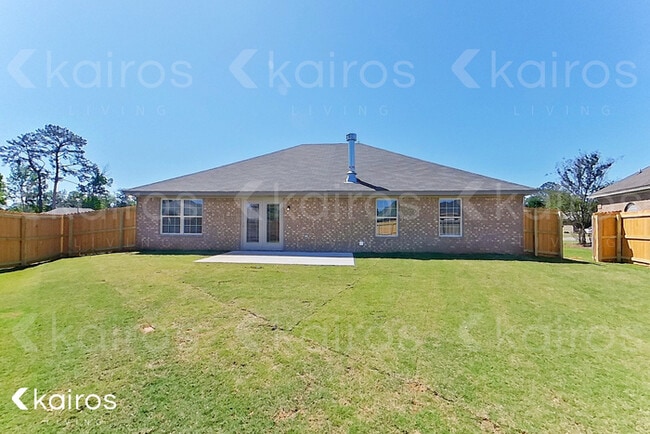 39 Charleston Dr in Elmore, AL - Building Photo - Building Photo