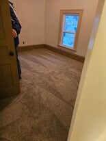 110 1/2 W Oak St in Lake Mills, WI - Building Photo