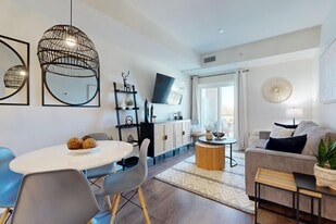 17 Spooner Cres in Collingwood, ON - Building Photo