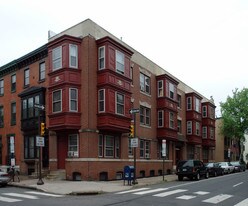 2232 Locust St in Philadelphia, PA - Building Photo