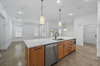 102 Cardinal Wds in Granbury, TX - Building Photo - Building Photo