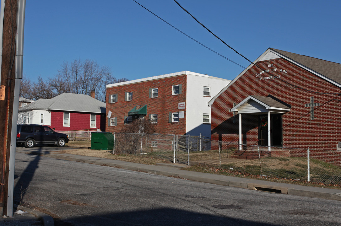 422 Arsan Ave in Baltimore, MD - Foto de edificio