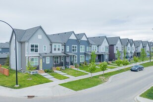 68 Carrington Blvd NW in Calgary, AB - Building Photo