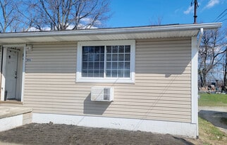 551 Baltimore Ave, Unit 551 in Akron, OH - Building Photo