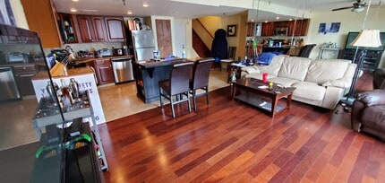 3 N Columbus Blvd, Unit 105 in Philadelphia, PA - Building Photo - Building Photo