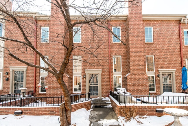 63 S Harrison St in Denver, CO - Building Photo - Building Photo