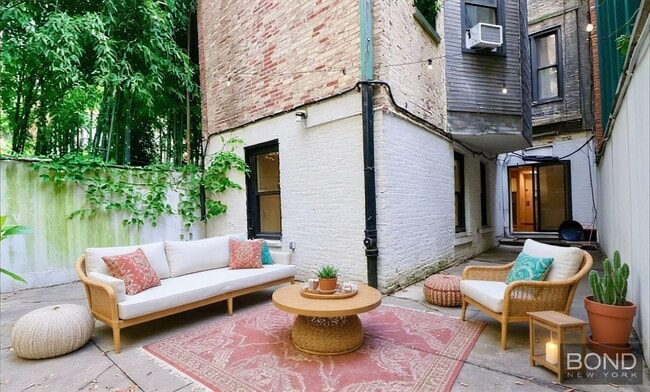 property at 37 W 76th St