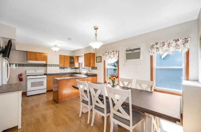 16 Tileston St, Unit 2